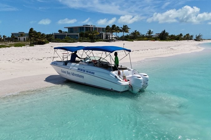 Private Boat Tours to outer islands, snacks drinks- snorkel- cruise!